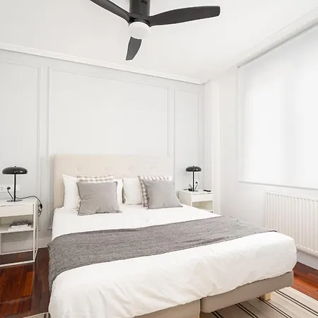 아파트 Helloasturias Oviedo, Un Espacio Luminoso Y Moderno En El Corazon De La Ciudad 오비에도