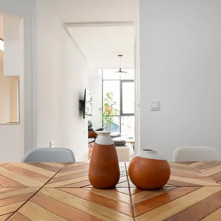 Helloasturias Oviedo, Un Espacio Luminoso Y Moderno En El Corazon De La Ciudad * اوفيدو