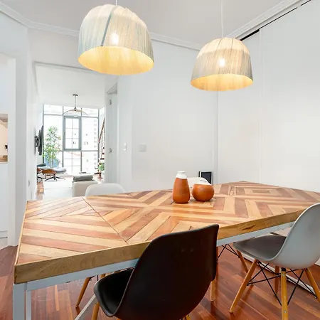 Helloasturias Oviedo, Un Espacio Luminoso Y Moderno En El Corazon De La Ciudad