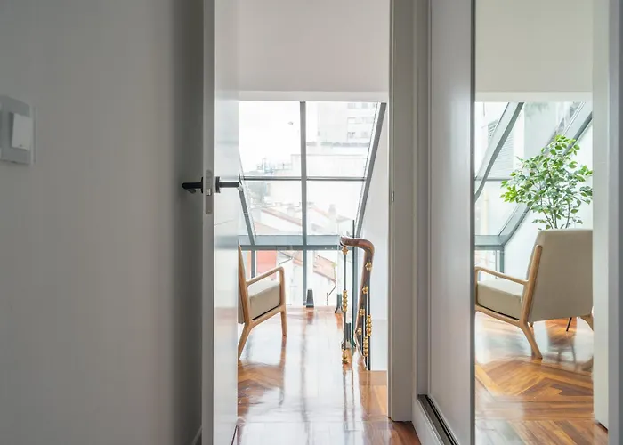 Helloasturias Oviedo, Un Espacio Luminoso Y Moderno En El Corazón De La Ciudad *