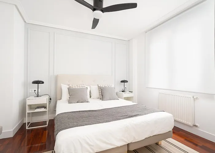 Apartamento Helloasturias Oviedo, Un Espacio Luminoso Y Moderno En El Corazón De La Ciudad Oviedo