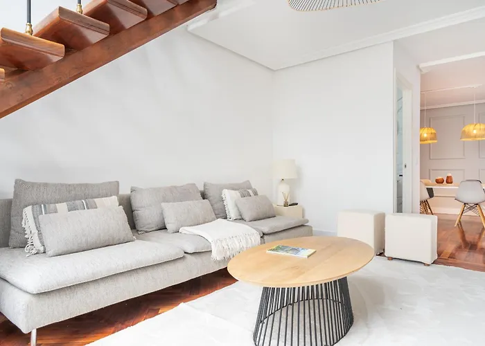 Apartamento Helloasturias Oviedo, Un Espacio Luminoso Y Moderno En El Corazón De La Ciudad Oviedo